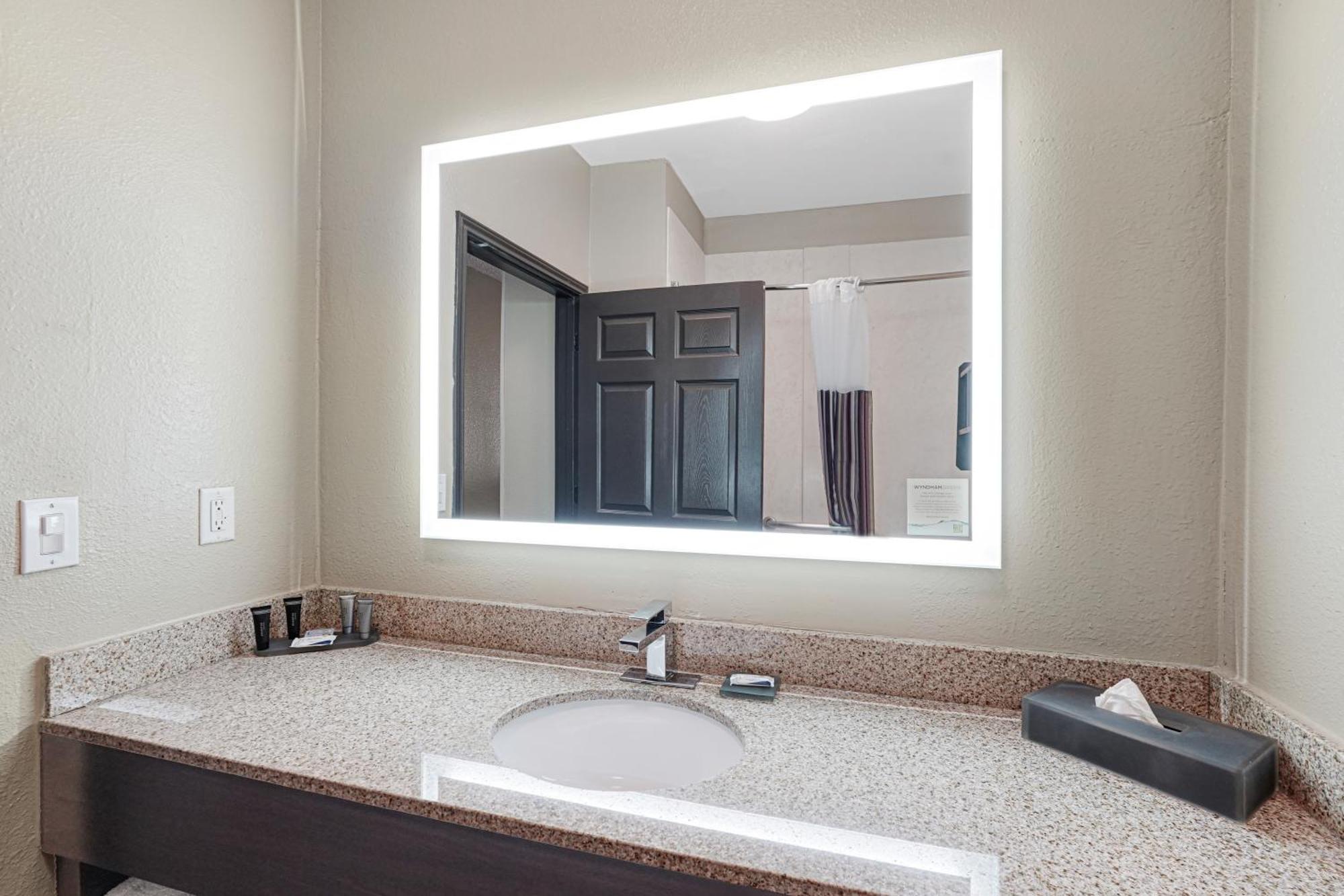 Hotel La Quinta By Wyndham Houston Hobby Airport Zewnętrze zdjęcie
